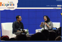 Mendikbudristek, Nadiem Anwar Makarim (kiri) bersma Najelaa Shihab (kanan).
