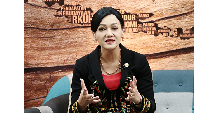 Friderica Widyasari Dewi. 