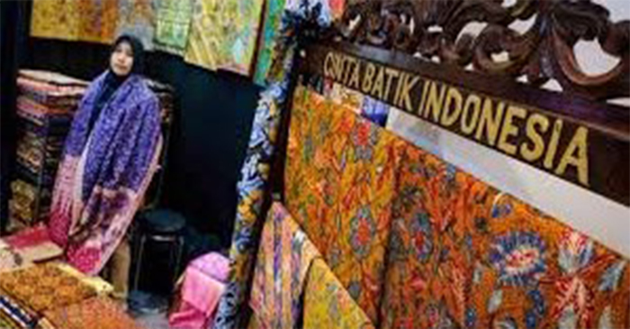 Suasana Gebyar Batik Nusantara 2023 di Senayan Park, Jakarta Pusat.