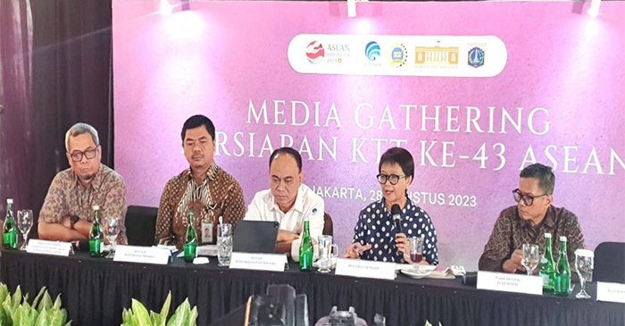 Suasana media gathering persiapan KTT ke-43 ASEAN di Jakarta, Senin (28/8/2023).