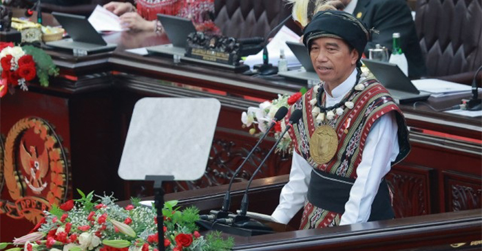 Presiden Jokowi saat menyampaikan Pidato Kenegaraan dalam Sidang Tahunan MPR RI dan Sidang Bersama DPR RI dan DPD RI Tahun 2023 dalam rangka HUT Kemerdekaan RI ke-78, di Gedung DPR/MPR/DPD RI, Komplek Parlemen Senayan, Jakarta, Rabu (16/8/2023).