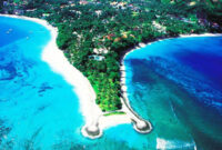 Pantai Senggigi, Lombok Barat.