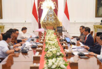 Presiden Jokowi saat memimpin Ratas bersama jajarannya untuk membahas terkait RUU ASN, di Istana Negara, Rabu (13/9/2023)