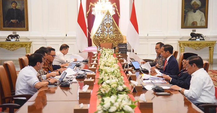 Presiden Jokowi saat memimpin Ratas bersama jajarannya untuk membahas terkait  RUU ASN, di Istana Negara, Rabu (13/9/2023)