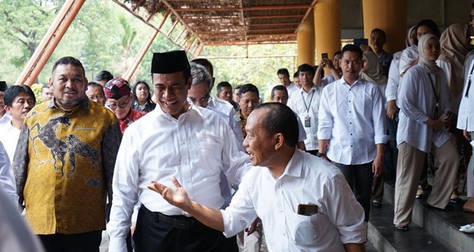 Amran datang ke kantor pusat Kementan, Jalan Harsono, Ragunan, Jakarta Selatan sekitar pukul 10.30 WIB