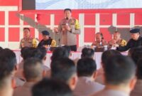 Dirpamobvit Korsabhara Baharkam Polri, Brigjen Pol Suhendri saat memberikan pembekalan kepada personel terkait pengamanan Capres-Cawapres 2024.