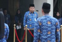 Suasana upacara peringatan Hari Sumpah Pemuda ke-95 di lingkup Kemendagri, berlangsung di Plaza Gedung A Kantor Pusat Kemendagri, Jakarta, Sabtu (28/10/2023).