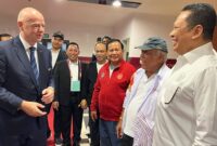 Ketua MPR RI, Bambang Soesatyo saat menghadiri pembukaan FIFA World Cup U-17 2023, di Stadion Gelora Bung Tomo, Surabaya, Jumat (10/11/2023).