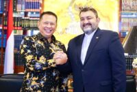 Ketua MPR RI, Bambang Soesatyo (kiri) bersama Dubes Iran untuk Indonesia, HE Mr Mohammad Boroijerd (kanan).