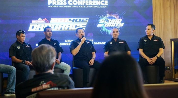 Ketum IMI, Bambang Soesatyo saat memberikan keterangan pers terkait kegiatan HI-DRONE, di D'Javu Lounge and Bar, di Black Stone Garage, Jakarta, Rabu (8/11/2023).