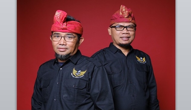 Ketua Umum DPP ASLI, Dr HL Mas’ud Kholah (kiri) didampingi Sekjen DPP ASLI, Mahrip (kanan).