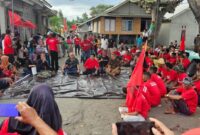 Suasana deklarasi dukungan untuk memenangkan paslon Ganjar – Mahfud pada Pilpres 2024 oleh Front Nelayan dan Masyarakat Pesisir Lombok Timur.