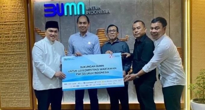 Menteri BUMN, Erick Thohir memberikan dukungan untuk UKW kepada PWI.