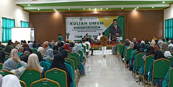 Suasana kegiatan Kuliah Umum di Universitas Qamarul Huda Badaruddin (Uniqhba) Lombok, Nusa Tenggara Barat (NTB).