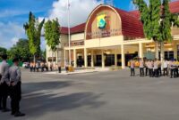 Suasana apel di halaman Mapolres Loteng.