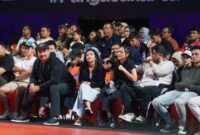 Menpora RI, Dito Ariotedjo saat menyaksikan langsung pertandingan IBL 2024 yang mempertemukan antara Pelita Jaya Bakrie Jakarta versus Satria Muda Pertamina, di Tennis Indoor Stadium GBK Senayan, Jakarta, pada Sabtu malam (20/1/2024).