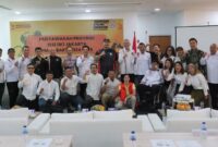Menpora RI, Dito Ariotedjo fose bersama di sela-sela acara Musprov Ikatan Sport Sepeda Indonesia (ISSI) DKI Jakarta, di Ruang VIP Lantai 4 Jakarta International Velodrome, Jakarta Timur, pada Sabtu siang (20/1/2024).