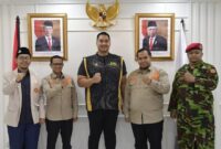 Menpora RI, Dito Ariotedjo fose bersama usai menerima pengurus PW PM DKI Jakarta, di lantai 10, Kemenpora, Senin siang (8/1/2024).
