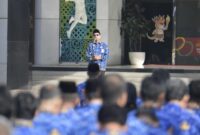 Suasana apel pagi perdana yang dilaksanakan Kemenpora, di Lapangan Kemenpora, Senayan, Jakarta, pada Rabu (17/1/2024)