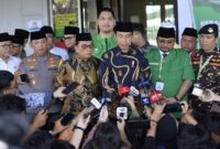 Presiden Jokowi saat memberikan keterangan pers.