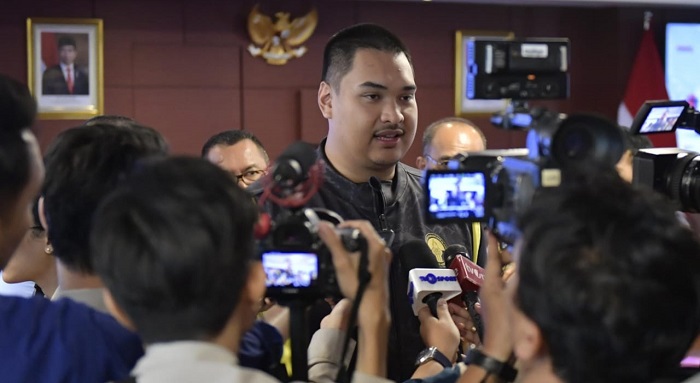 Menpora RI, Dito Ariotedjo saat diwawancarai sejumlah wartawan.