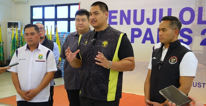 Menpora RI, Dito Ariotedjo saat berkunjung ke Pelatnas PBSI Cipyung, di Jakarta, Rabu (7/2/2024).
