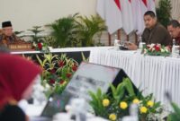Menpora RI, Dito Ariotedjo saat rapat bersama Wapres RI, Ma'ruf Amin.