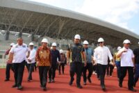 Menpora RI, Dito Ariotedjo bersama Menko PMK, Muhadjir Effendy dan didampingi Pj Gubernur Sumut, Hassanudin saat meninjau progress pembangunan fasilitas venue.