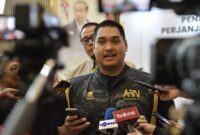 Menpora RI, Dito Ariotedjo saat memberikan keterangan pers seusai penandatanganan PKS antara Kemenpora dengan NPCI, pada Rabu siang (6/3/2024).