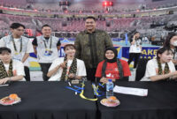 Menpora RI, Dito Ariotedjo bersama putrinya, Sadia datang menghadiri fan signing Red Sparks dan Indonesia All Stars, di Indonesia Arena Jakarta, pada Sabtu (20/4/2024).