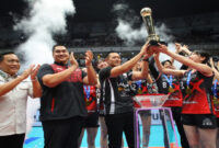 Menpora RI, Dito Ariotedjo saat menyaksikan berakhirnya laga ekshibisi Fun Volley Ball antara Red Sparks Versus Indonesia All Star.