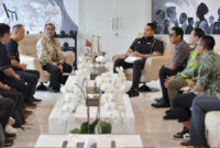 Menpora RI, Dito Ariotedjo saat menerima audiensi PB FOBI, di Kemenpora, Jakarta, pada Jumat (5/4/2024).