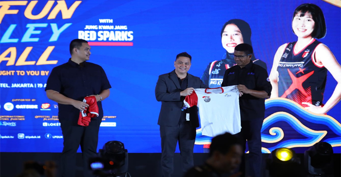 Plt Direktur LPDUK Kemenpora, Ferdinand Kamariki Tangkudung (tengah).