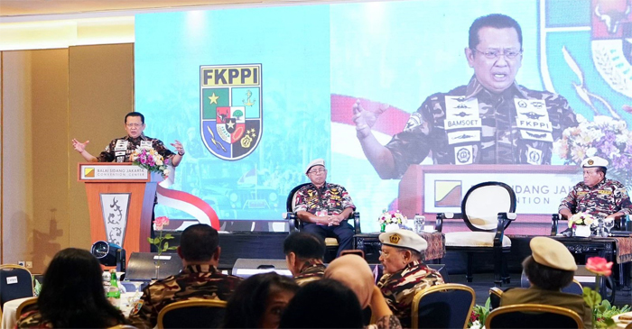Ketua MPR RI, Bambang Soesatyo saat memberikan orasi di sela-sela perayaan HUT ke-46 FKPPI, di Balai Sidang Jakarta Convention Center (JCC) Senayan, Jakarta Pusat, Kamis (12/9/2024).