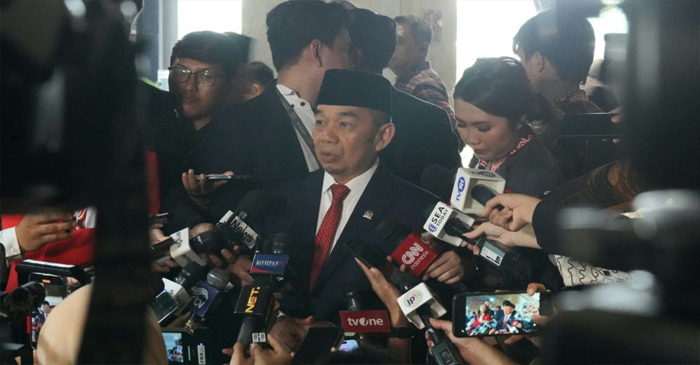 Ketua Fraksi PKS DPR RI, Jazuli Juwaini saat memberikan keterangan pers kepada awak media di Gedung Nusantara, Komplek Parlemen Senayan, Jakarta.