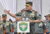 Pangdam IM, Mayjen TNI Niko Fahrizal saat pimpin upacara pemberangkatan 450 personel Satgas Pamtas RI-PNG Kewilayahan Yonif 112/Dharma Jaya.