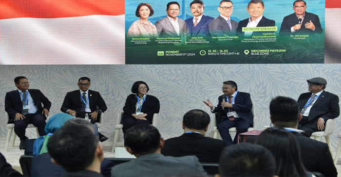 Dirut PLN, Darmawan Prasodjo (dua dari kiri) bersama Direktur dan CFO Indika Energy, Retina Rosabai (tengah), CEO Pertamina New & Renewable Energy, John Anis (dua dari kanan), dan Presiden Direktur PT Amman Mineral Nusa Tenggara, Rachmat Makkasau (kiri) menjadi pembicara pada CEO Climate Talks COP29 dengan tema ‘’Enhancing Ambition on Renewable Energy’’ yang dilaksanakan di Indonesia Pavilion, Baku, Azerbaijan pada Senin, (11/11/2024).