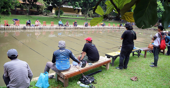 Suasana kegiatan Jurnalis Mancing Parlemen (Jumpa) yang diselenggarakan oleh Koordinatoriat Wartawan Parlemen (KWP) di Pemancingan Cinangka Indah, Sawangan Baru, Depok, Provinsi Jawa Barat (Jabar), pada Sabtu (21/12/2024).