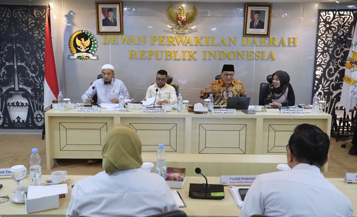 Suasana Raker antara Komite III DPD RI bersama BPKH, di Kompleks Parlemen Senayan, Jakarta, Senin (24/2/2025).