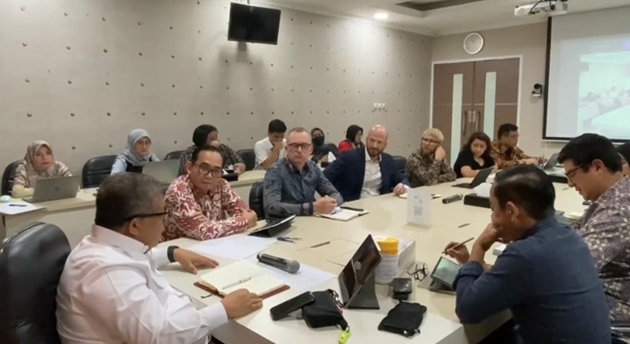 Wamen PKP RI, Fahri Hamzah saat menerima sejumlah Lembaga Keuangan Internasional, Kamis (20/3/2025). 