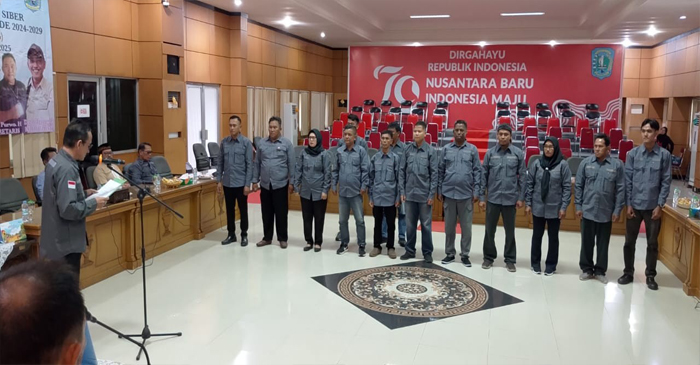 Suasana prosesi pelantikan DPC PJS Kabupaten Belitung oleh Ketua DPD PJS Babel, Rikky Permana, yang dihadiri Ketua Umum DPP PJS Mahmud Marhaba, Sabtu (8/3/2025).