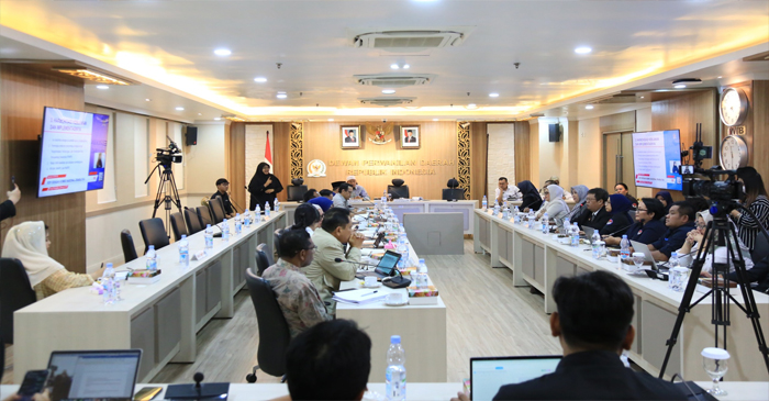 Komite III DPD RI saat RDP dengan Komisi Nasional Disabilitas (KND) guna membahas hak-hak penyandang disabilitas, di Gedung DPD RI, Kompleks Parlemen Senayan, Jakarta, Rabu (16/4/2025). 