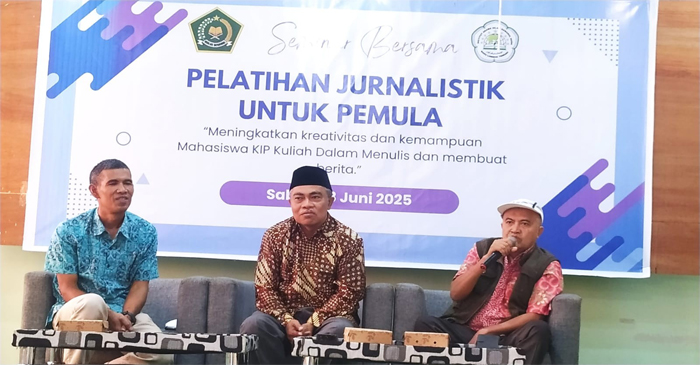 Wabendum JMSI Pusat sekaligus Pembina JMSI NTB, H Rudi Hidayat (kanan) saat menjadi narasumber pelatihan jurnalistik di IAIQH Bagu.