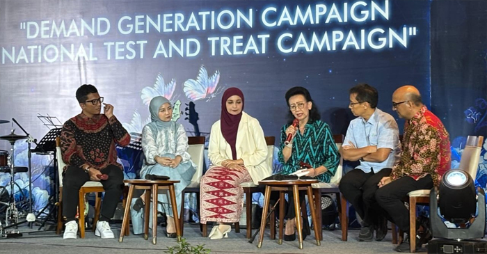 Wakil Ketua DPD RI, GKR Hemas saat menjadi keynote speech dalam acara Talkshow Demand Generation Campaign memperingati Hari AIDS Sedunia, yang bertajuk “Peningkatan Peran DPD RI dalam Optimalisasi Kepemimpinan Daerah termasuk Kebijakan dan Anggaran Penanggulangan HIV dan Tuberkulosis”, di Jakarta, Senin (1/12/2025).