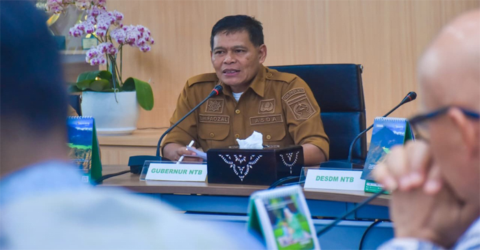 lh Sekda NTB, HL Moh. Faozal mewakili Gubernur NTB saat FGD di Gedung Bank NTB Syariah, Selasa (24/2/2026).