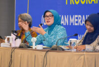 Ketua Tim Penggerak PKK Provinsi NTB, Sinta Agathia Iqbal (tengah) saat menghadiri kegiatan Youth Consultation dengan tema Cegah Perkawinan Anak yang diselenggarakan oleh Plan International Indonesia, di Mataram, Rabu (18/2/2026).