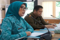 Ketua Tim Penggerak PKK NTB, Sinta Agathia Iqbal didampingi Kepala Dinas Kesehatan NTB, HL Hamzi Fikri saat Rakor di Aula Kantor Dinas Kesehatan NTB, Kamis (19/2/2026).