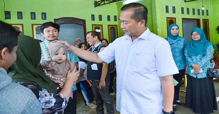 Gubernur NTB, Lalu Muhamad Iqbal, bersama Ketua TP-PKK Provinsi NTB, Sinta Agathia Iqbal, saat melakukan kunjungan ke Posyandu Dusun Lantan Duren, Desa Lantan, Kecamatan Batukliang Utara (BKU), Kabupaten Lombok Tengah (Loteng), pada Kamis (5/3/2026).