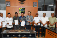 Bupati Lotim, H. Haerul Warisin saat serah terima Pamsimas 2025, di Ruang Rapat Bupati Lotim, pada Rabu (11/3/2026).