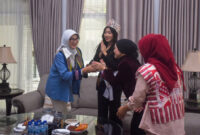 Ketua Dekranasda NTB, Sinta Agathia Iqbal saat menerima audiensi Yayasan Putri Indonesia dan Pemenang Putri Indonesia NTB 2026, pada Kamis (26/3/2026).